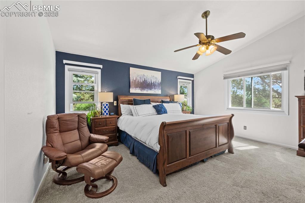 Image 26 of 40: Bedroom