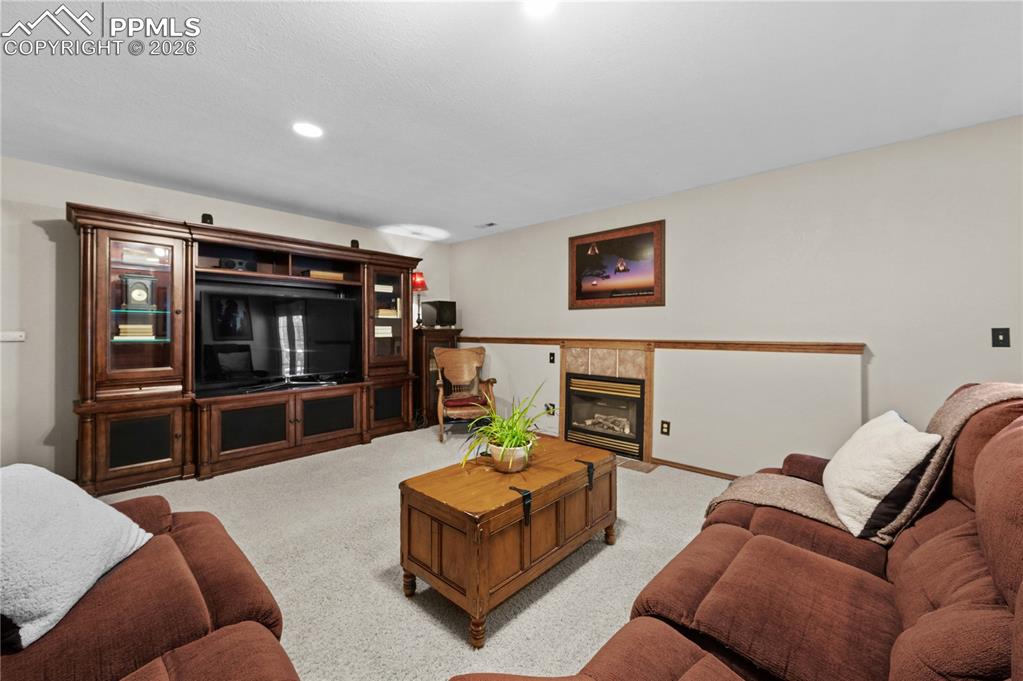 Image 27 of 40: Living Room