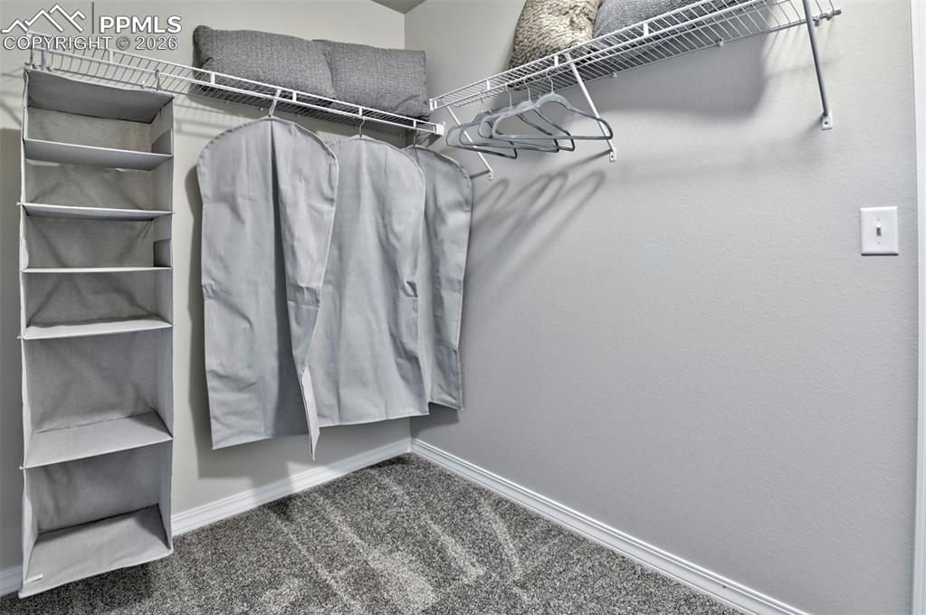 Image 21 of 37: Closet