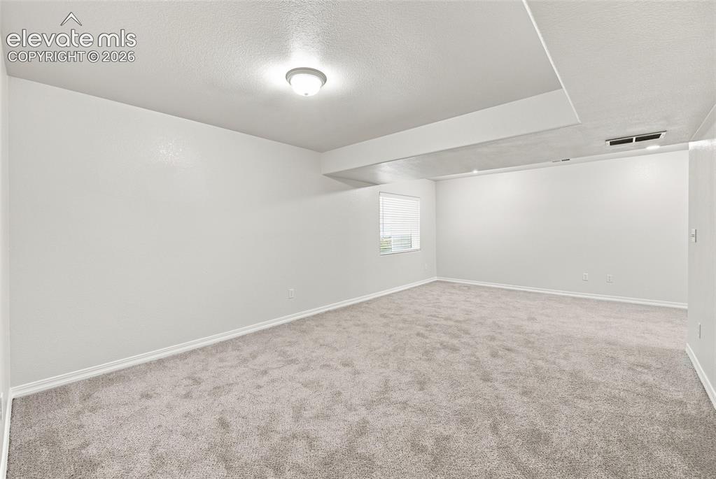 Image 33 of 47: Family Room