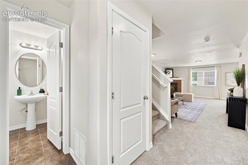 Image 4 of 47: Entrance Foyer