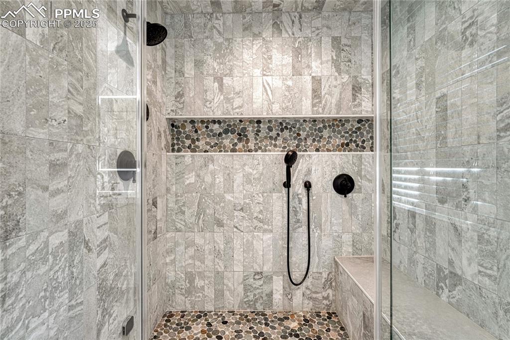 Image 25 of 41: With Steam Shower!