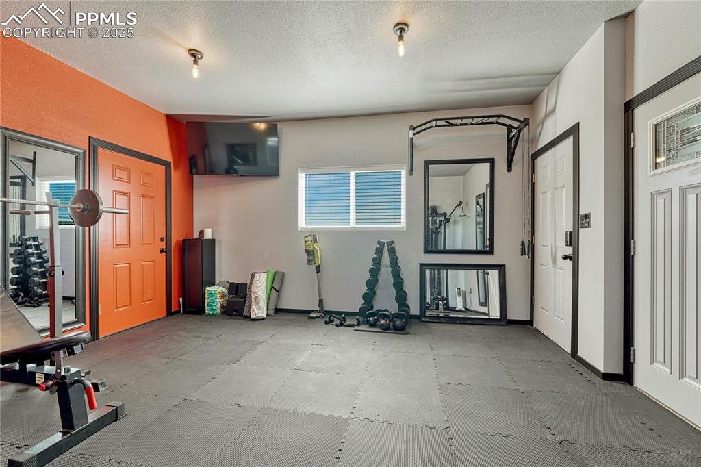 Image 34 of 41: Exercise Room