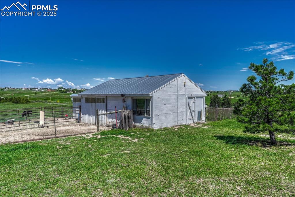 Image 37 of 41: Barn