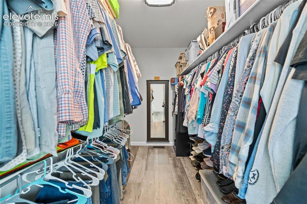 Image 19 of 47: Closet