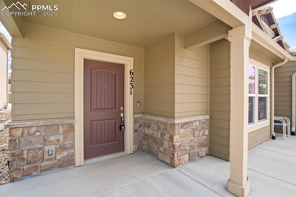 Image 3 of 34: Entry