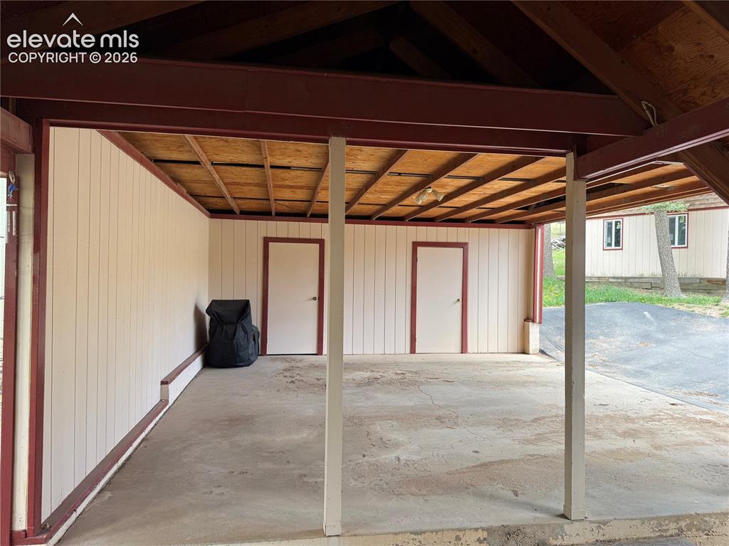 Image 22 of 38: Carport