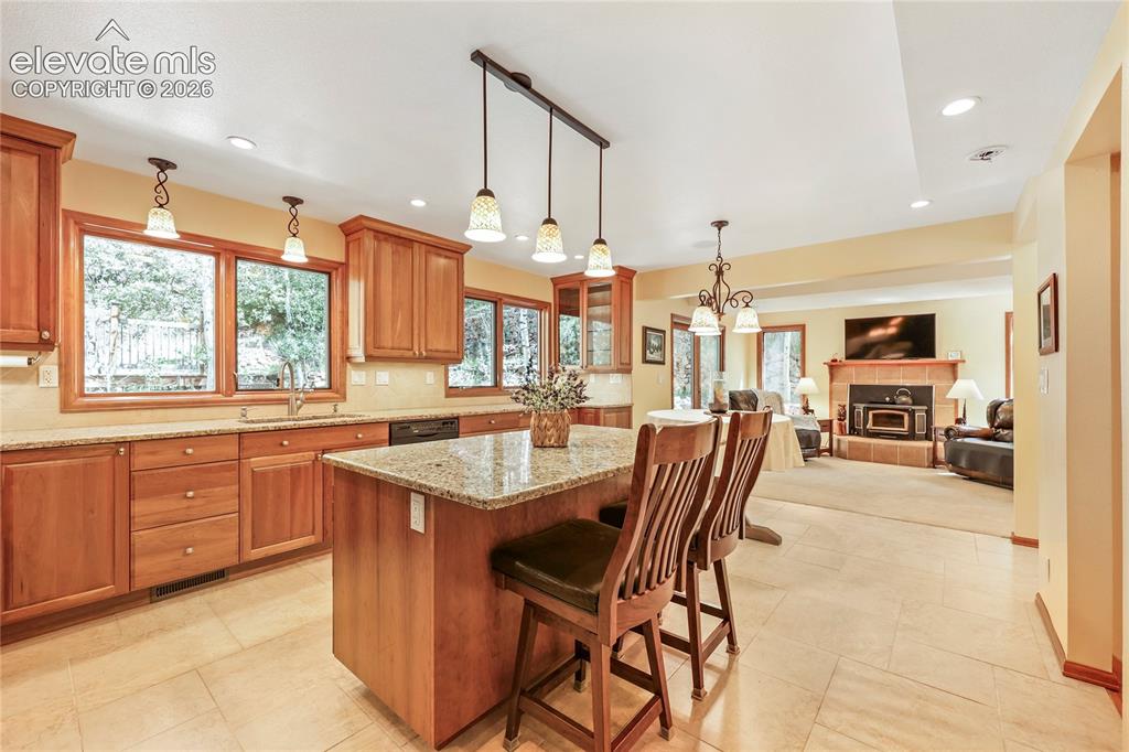 Image 3 of 26: Kitchen