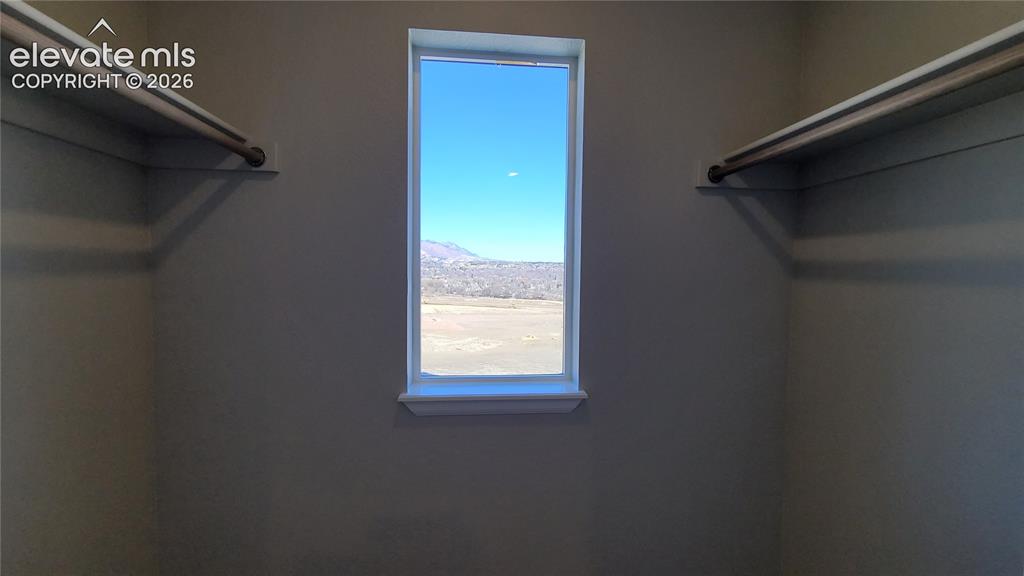 Image 20 of 25: Full Bathroom in the secondary suite!