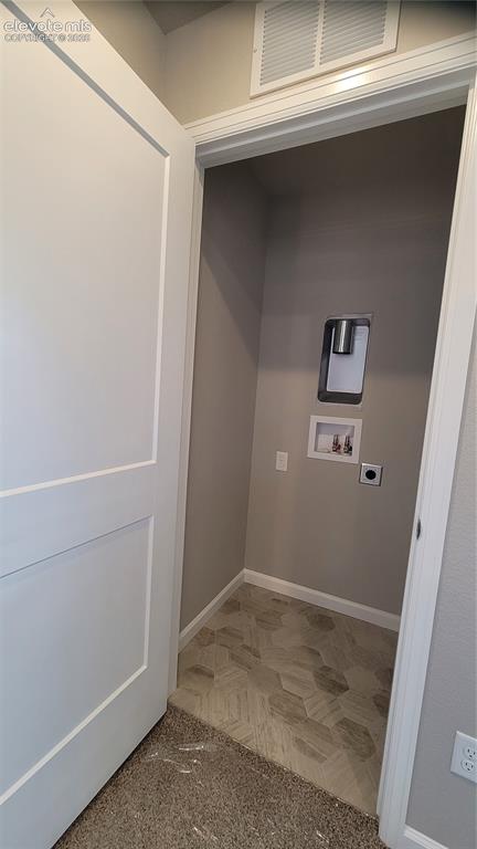 Image 21 of 25: Secondary suite walk-in closet!
