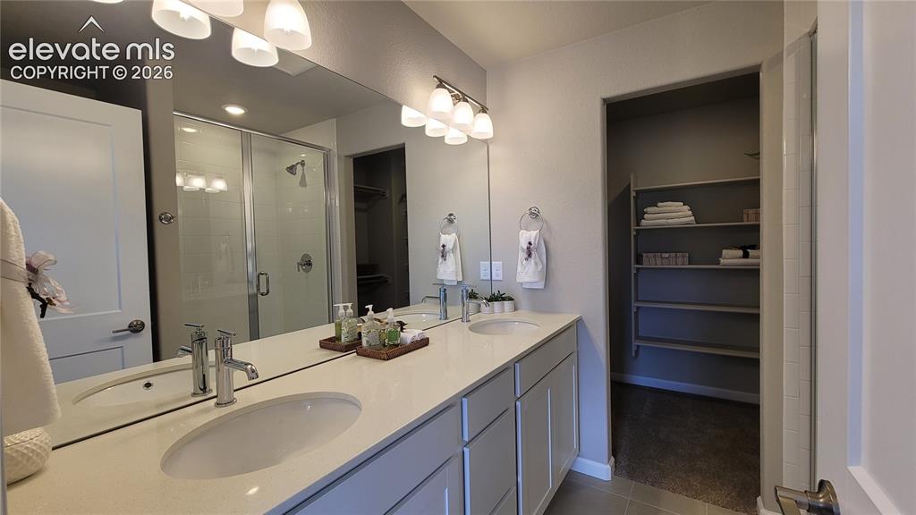 Image 23 of 41: Master Bathroom