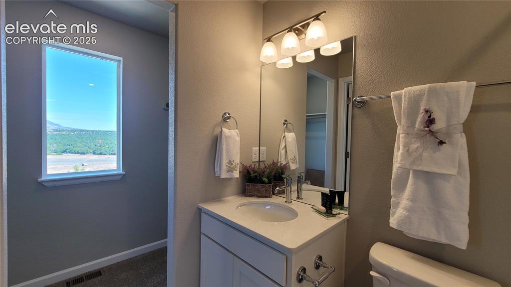 Image 31 of 41: Bathroom