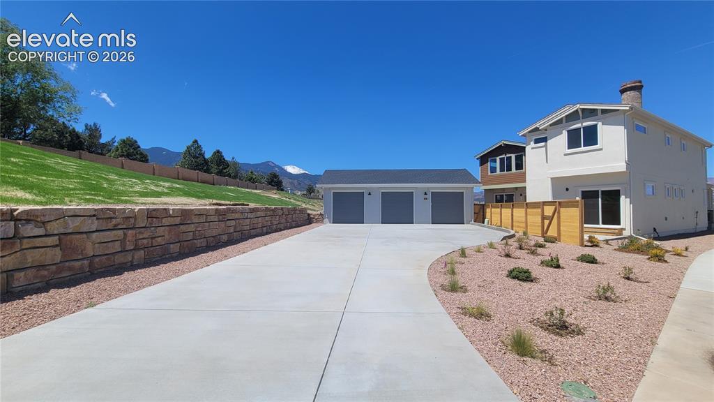 Image 40 of 41: 1-Car Detached Garage! 