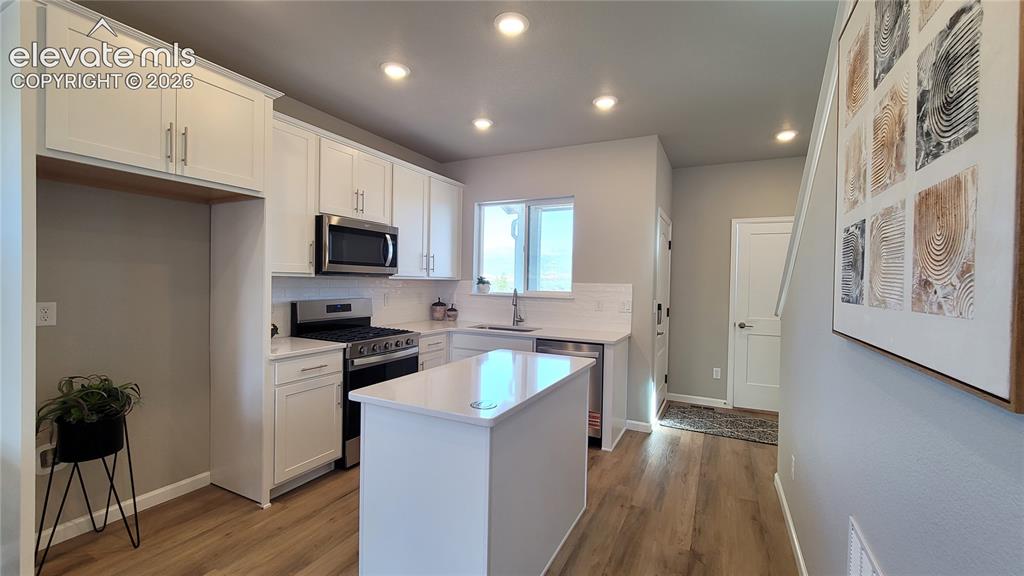 Image 7 of 41: Kitchen