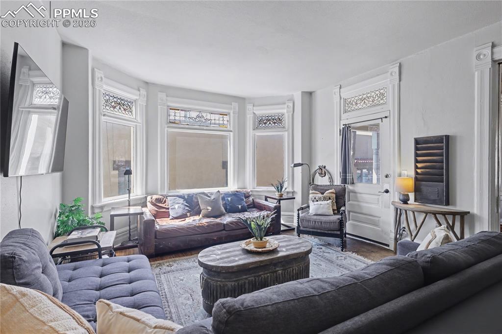 Image 11 of 50: Living Room