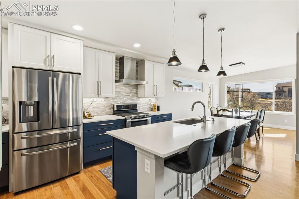 Image 11 of 50: Kitchen