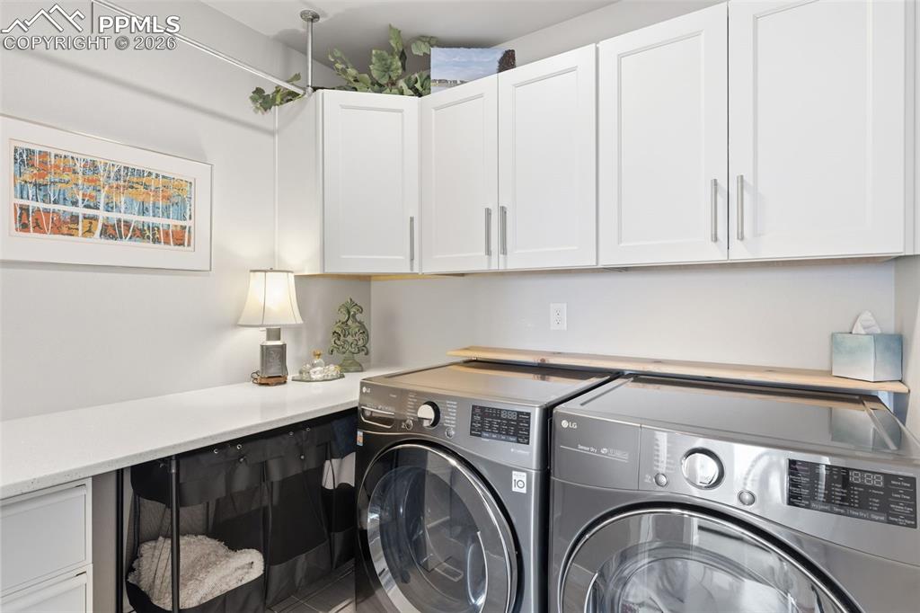 Image 22 of 50: Laundry