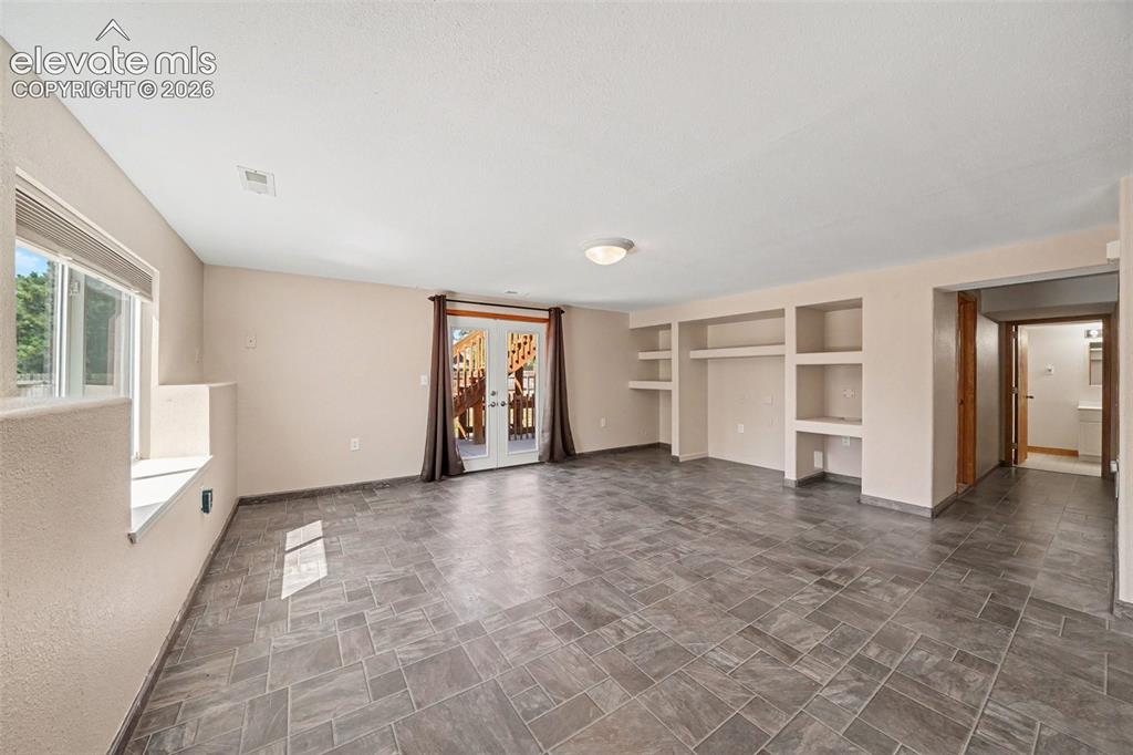 Image 15 of 23: Recreation Room