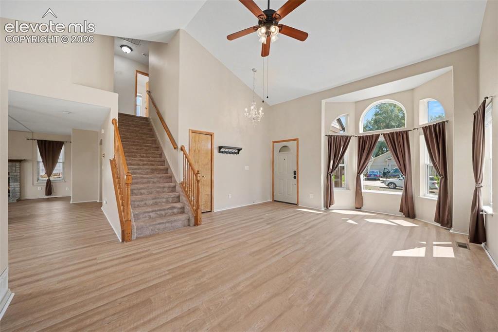 Image 4 of 23: Dining Room