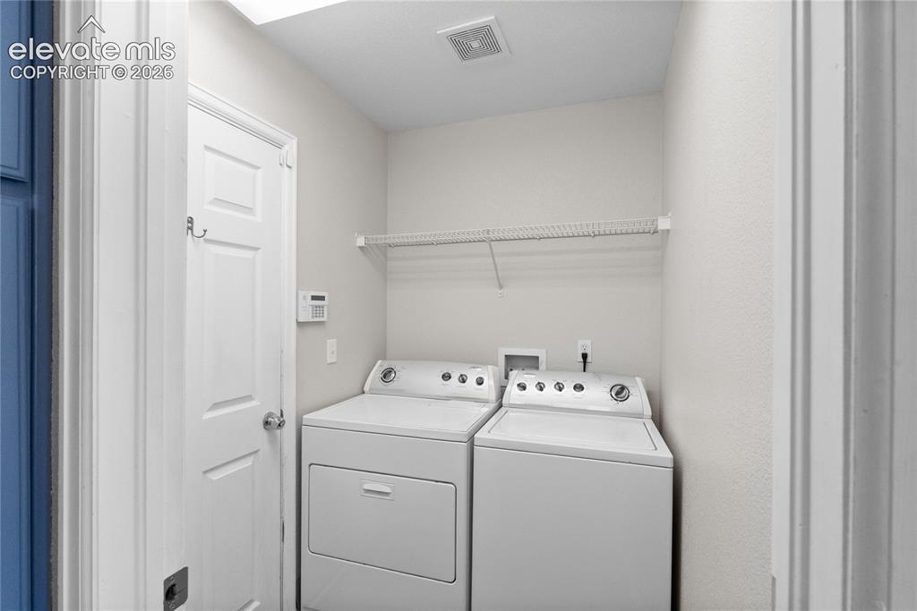 Image 25 of 32: Laundry