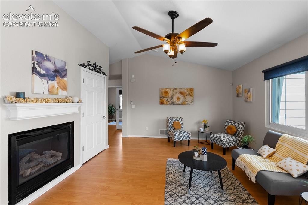 Image 8 of 32: Living Room