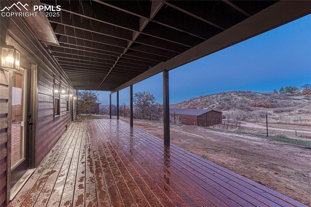 Image 47 of 50: Deck