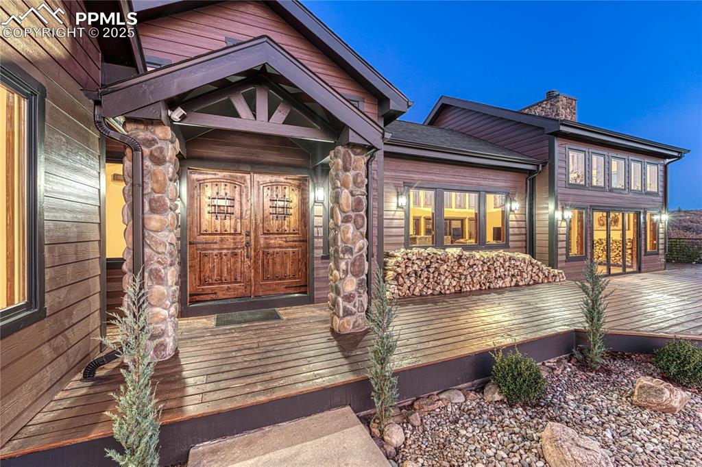 Image 48 of 50: Entry