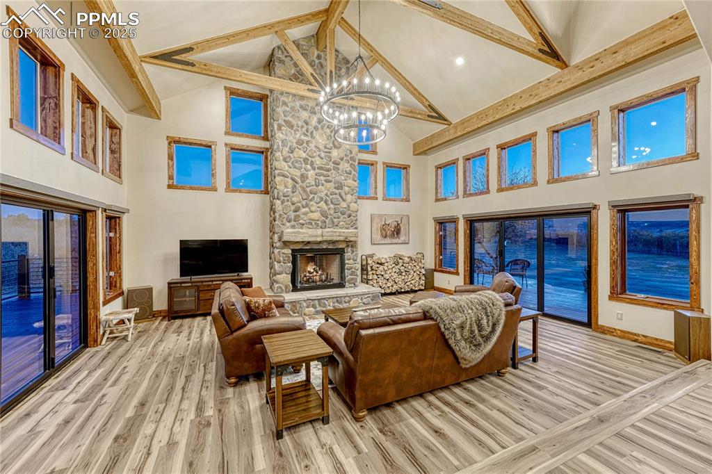 Image 8 of 50: Great Room