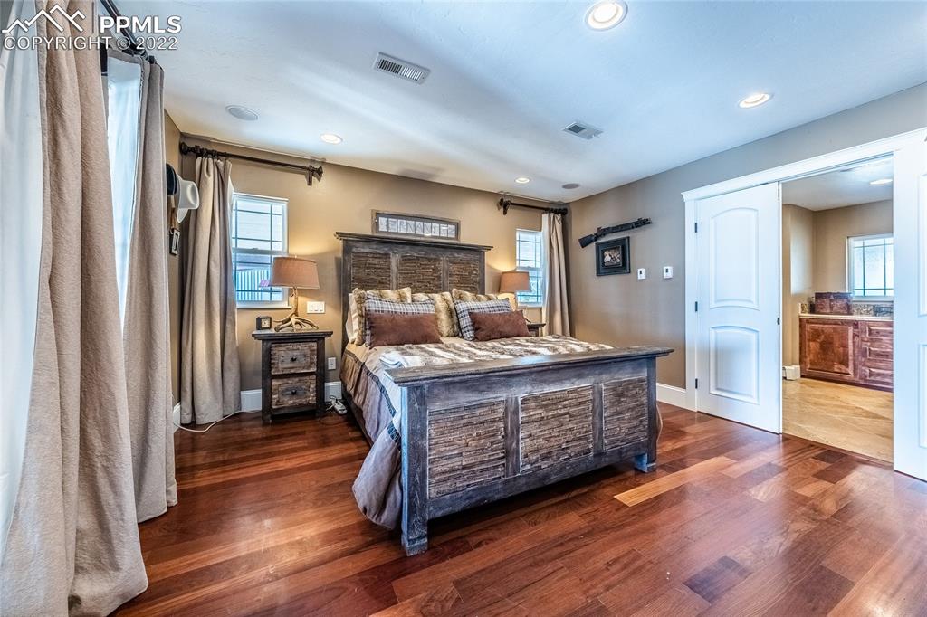 Listing 2040080, Image 12 of 47