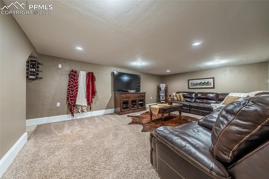 Listing 2040080, Image 21 of 47