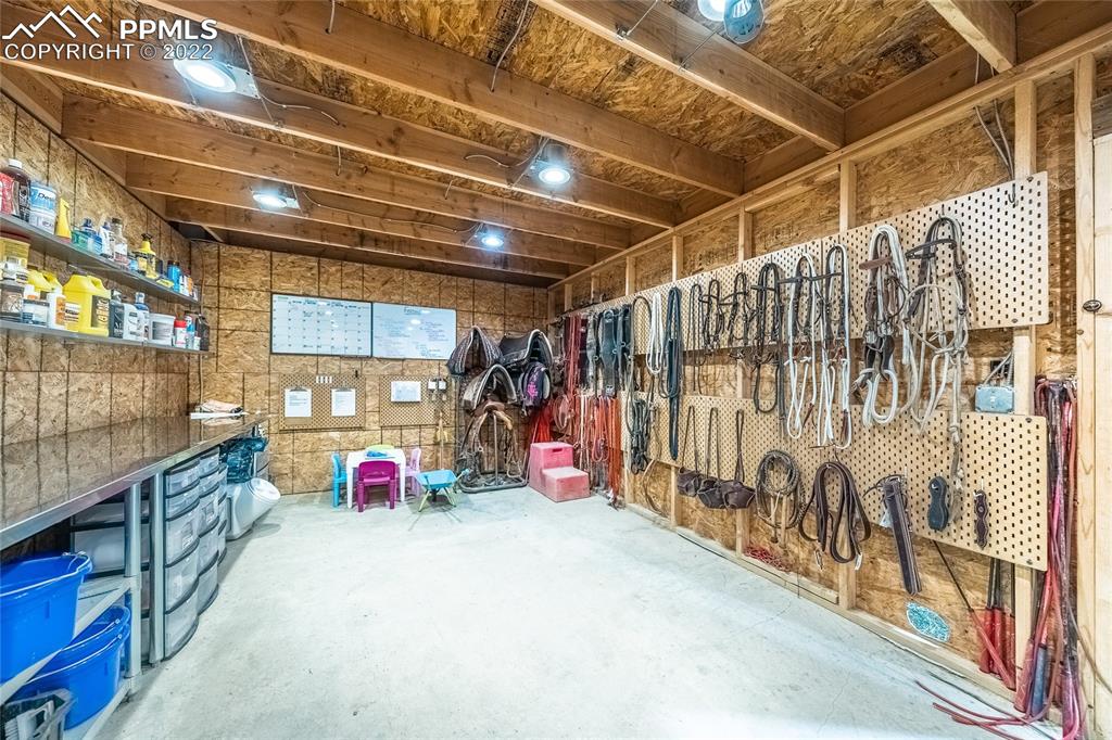 Listing 2040080, Image 38 of 47