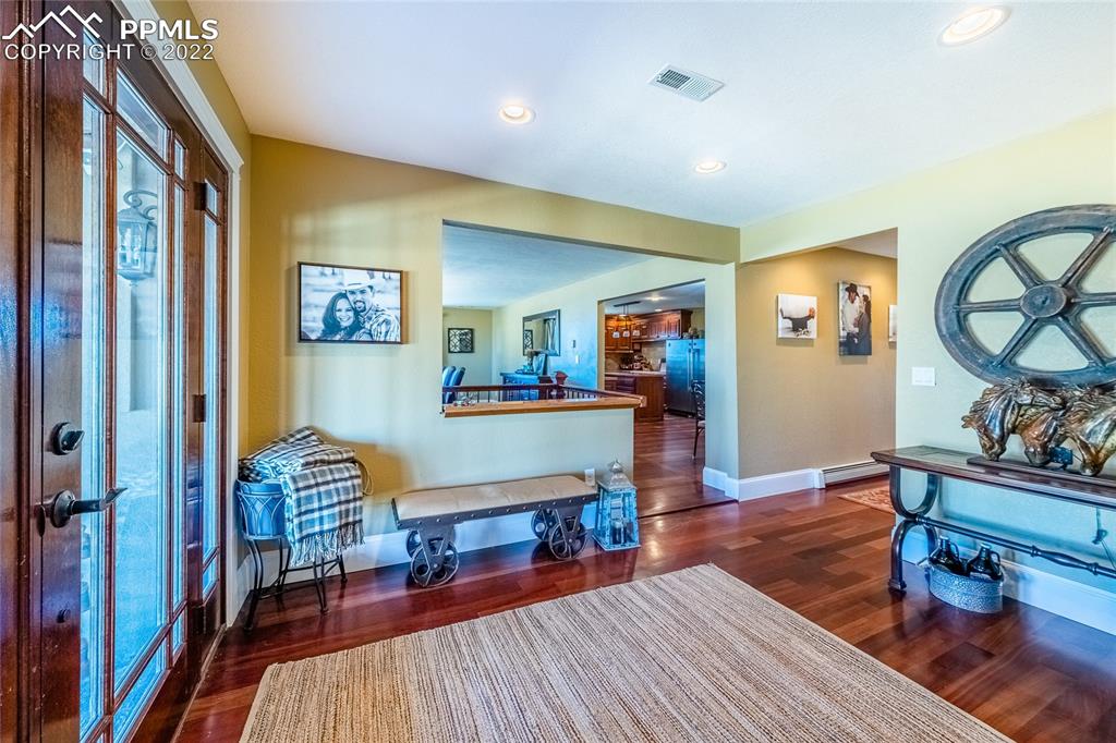 Listing 2040080, Image 5 of 47