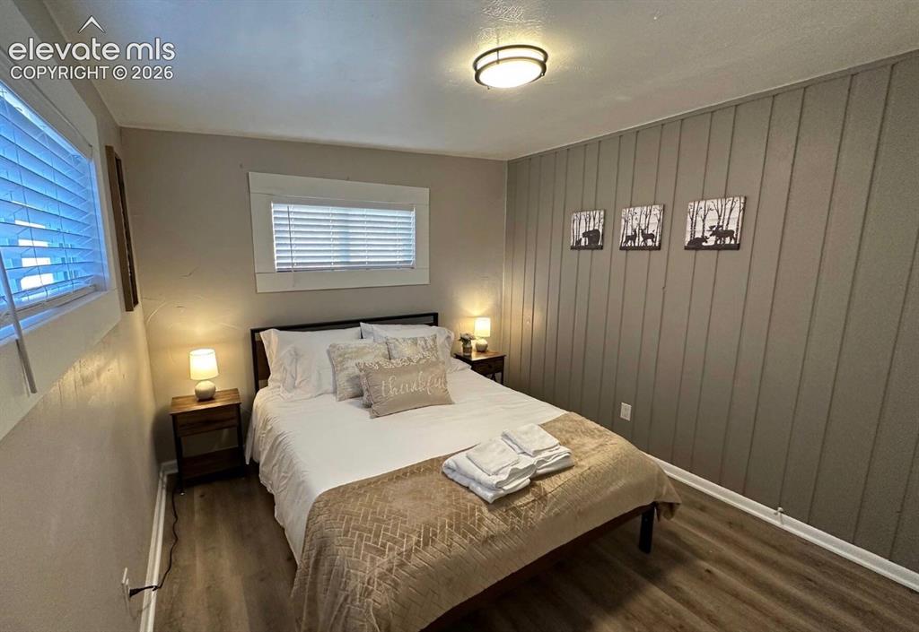 Image 10 of 23: Bedroom