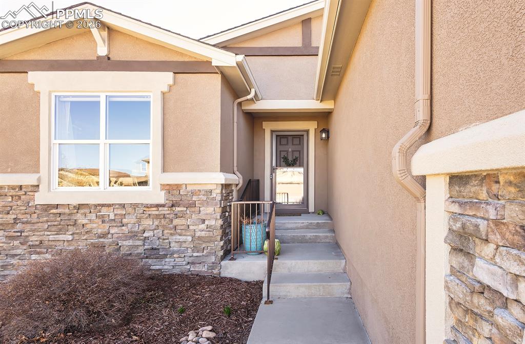 Image 5 of 36: Entry