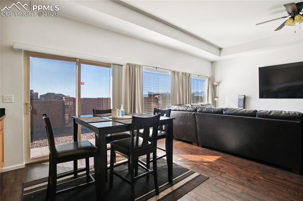 Image 12 of 50: Dining Area