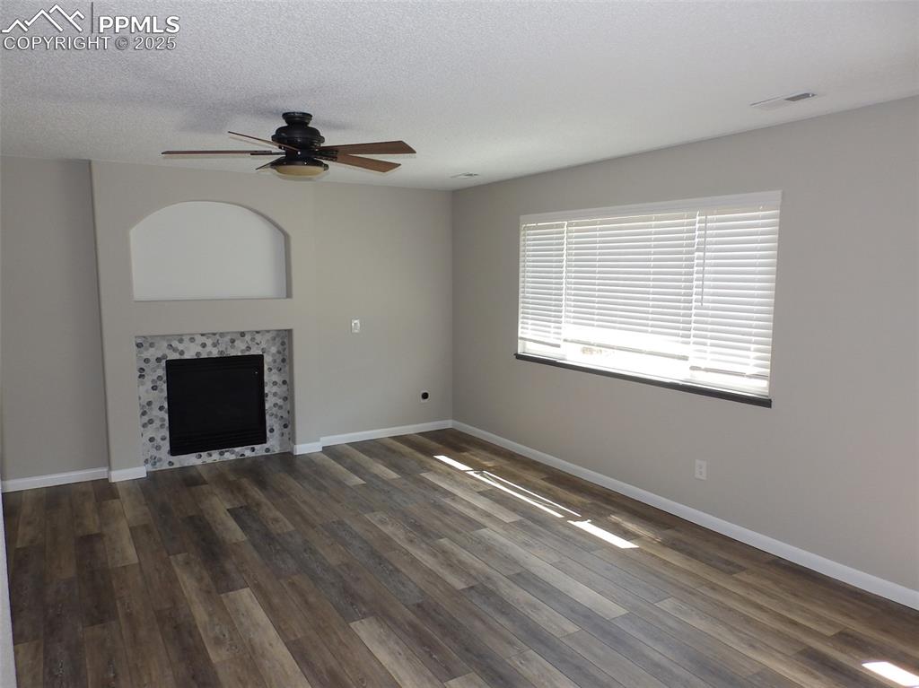Image 8 of 17: Family Room