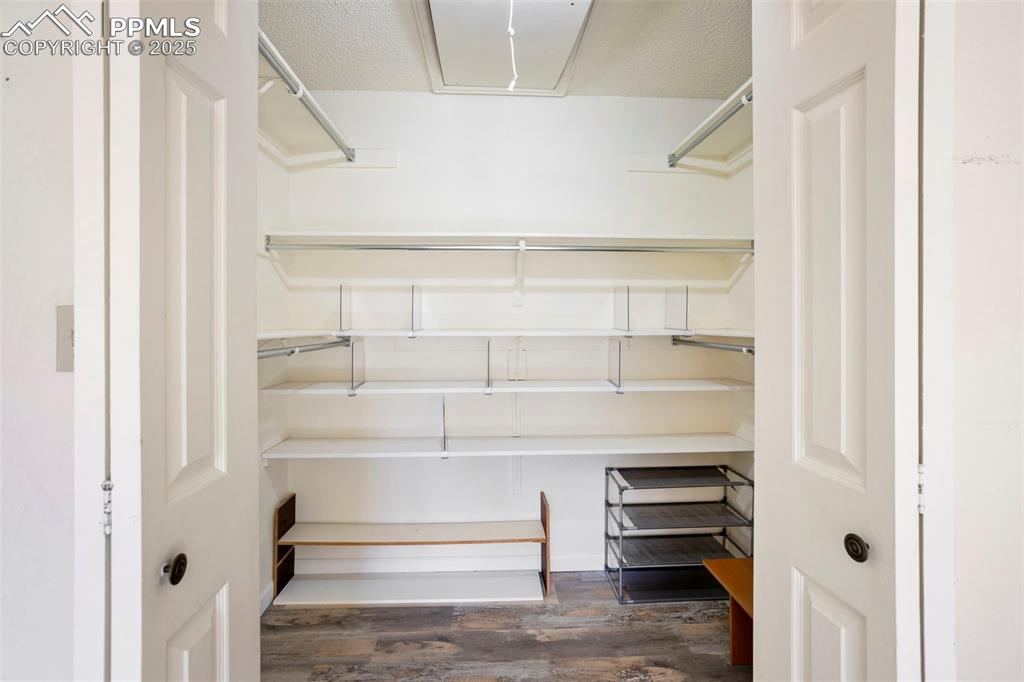 Image 16 of 24: Primary walk-in