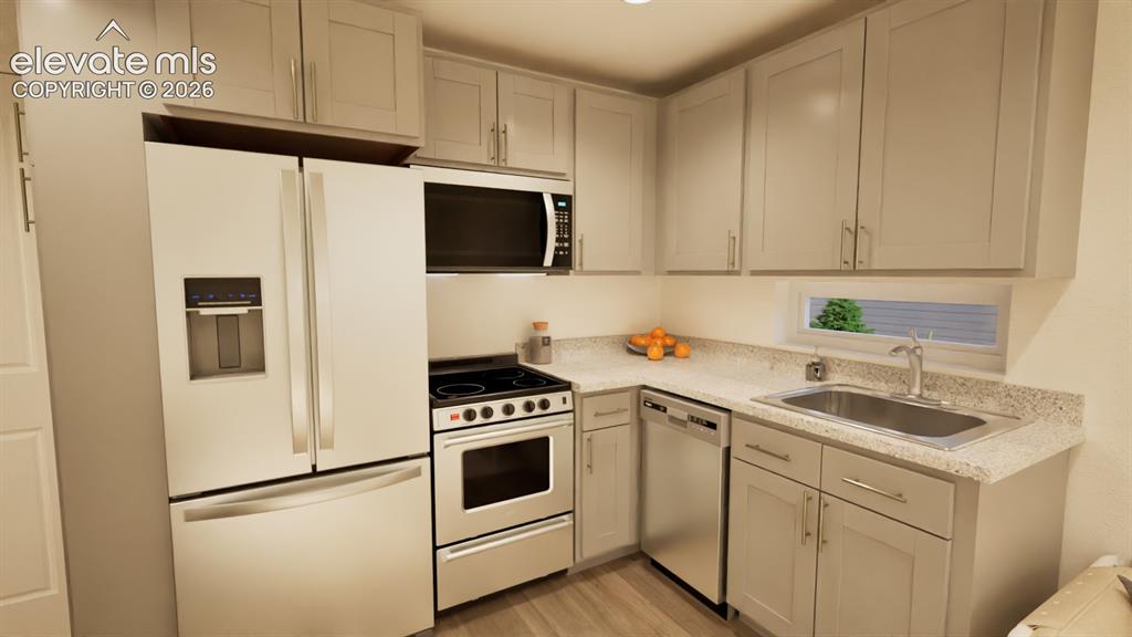 Image 7 of 10: Kitchen