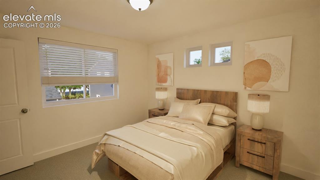 Image 8 of 10: Bedroom