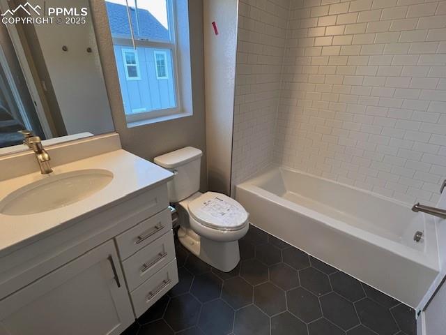 Image 5 of 6: Bathroom