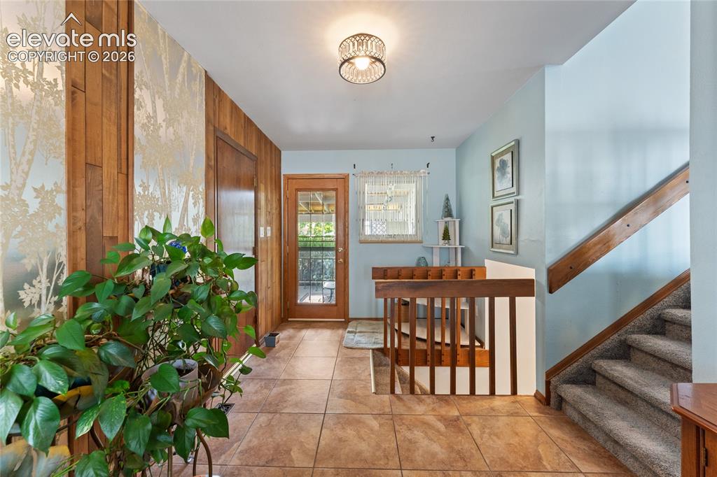 Image 8 of 49: Entry