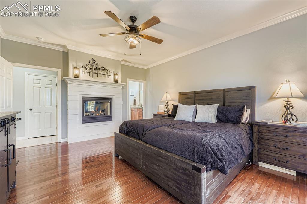 Image 13 of 42: Bedroom