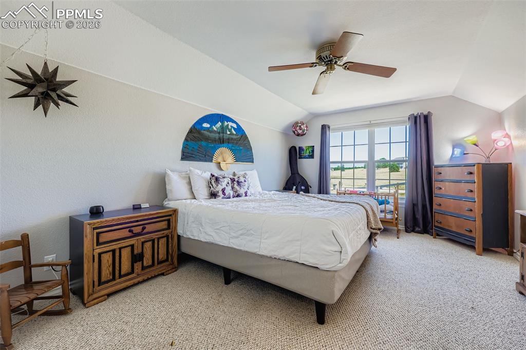 Image 17 of 42: Bedroom