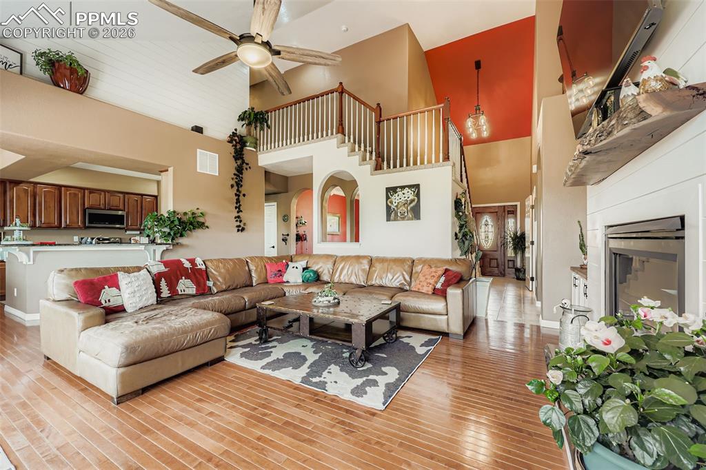 Image 4 of 42: Living Room