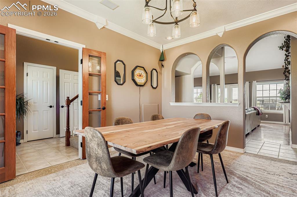 Image 6 of 42: Dining Area