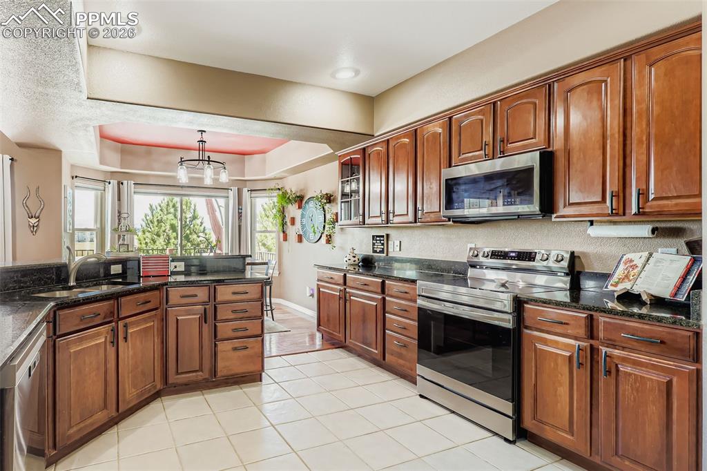 Image 8 of 42: Kitchen
