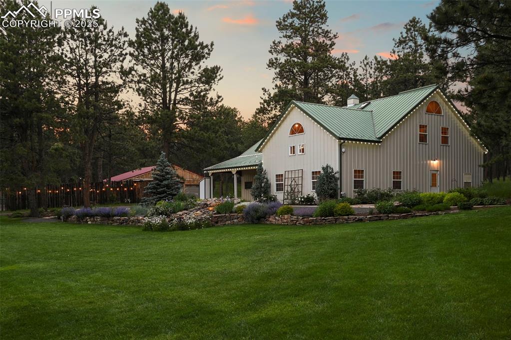 Image 23 of 50: Back of Structure