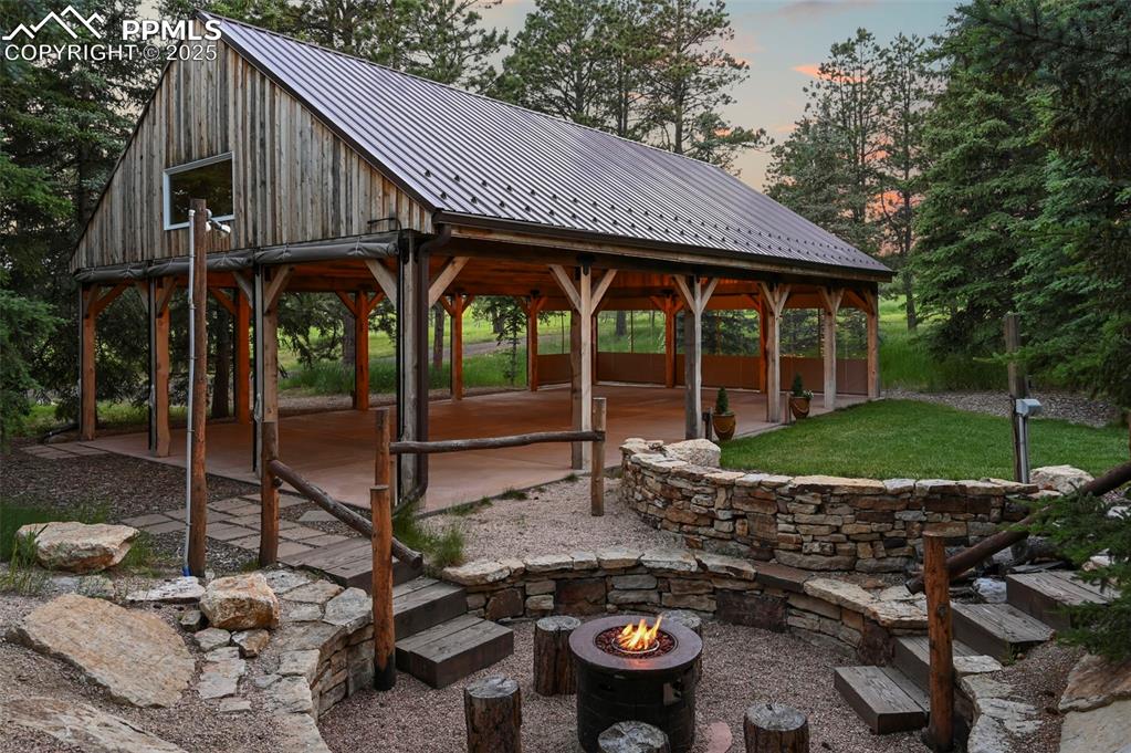 Image 35 of 50: Community