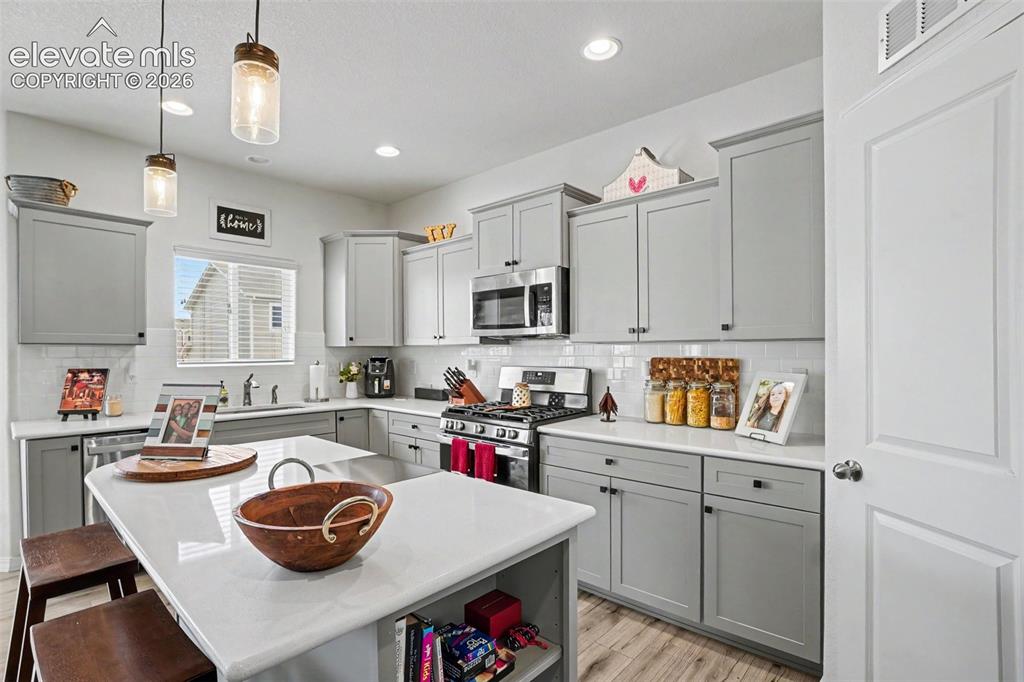 Image 9 of 30: Kitchen
