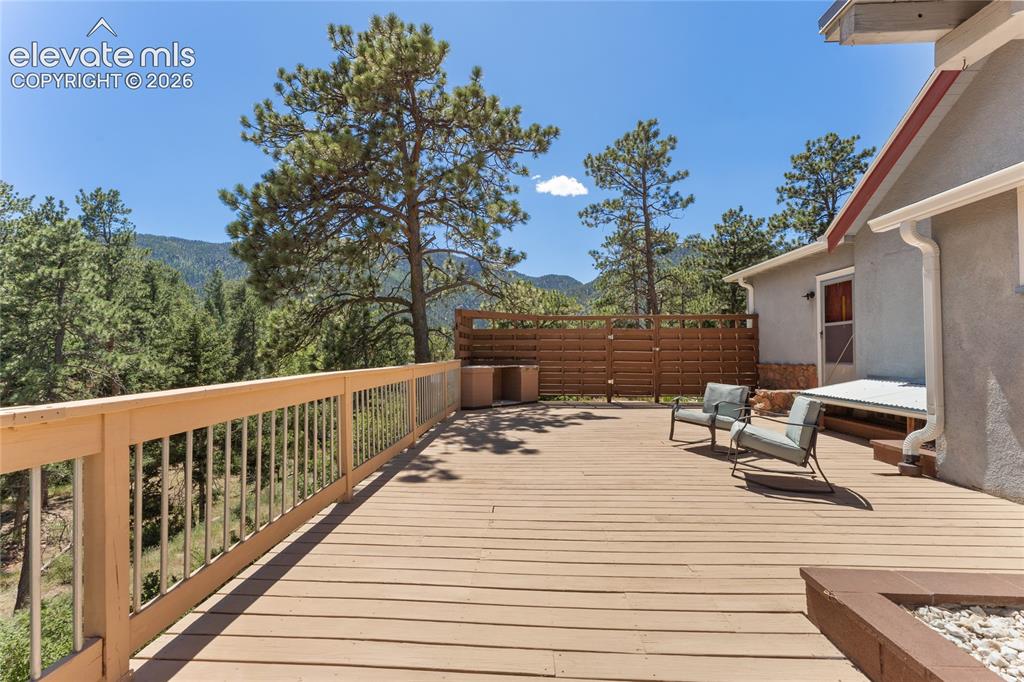 Image 30 of 38: Very private deck